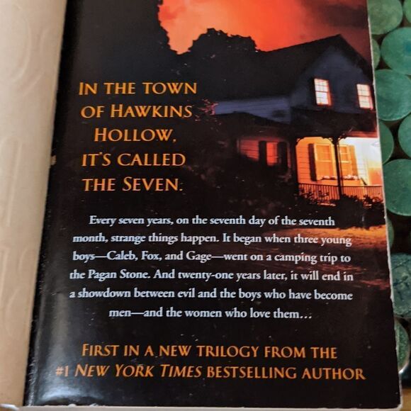 4/$10 Blood brothers book one of the sign of seven trilogy by Nora Roberts - Picture 3 of 3